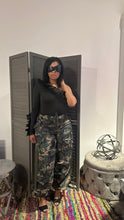 Load image into Gallery viewer, Slay camo pant
