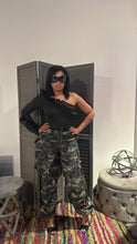 Load image into Gallery viewer, Slay camo pant
