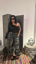 Load image into Gallery viewer, Slay camo pant
