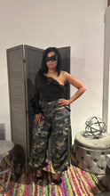 Load image into Gallery viewer, Slay camo pant
