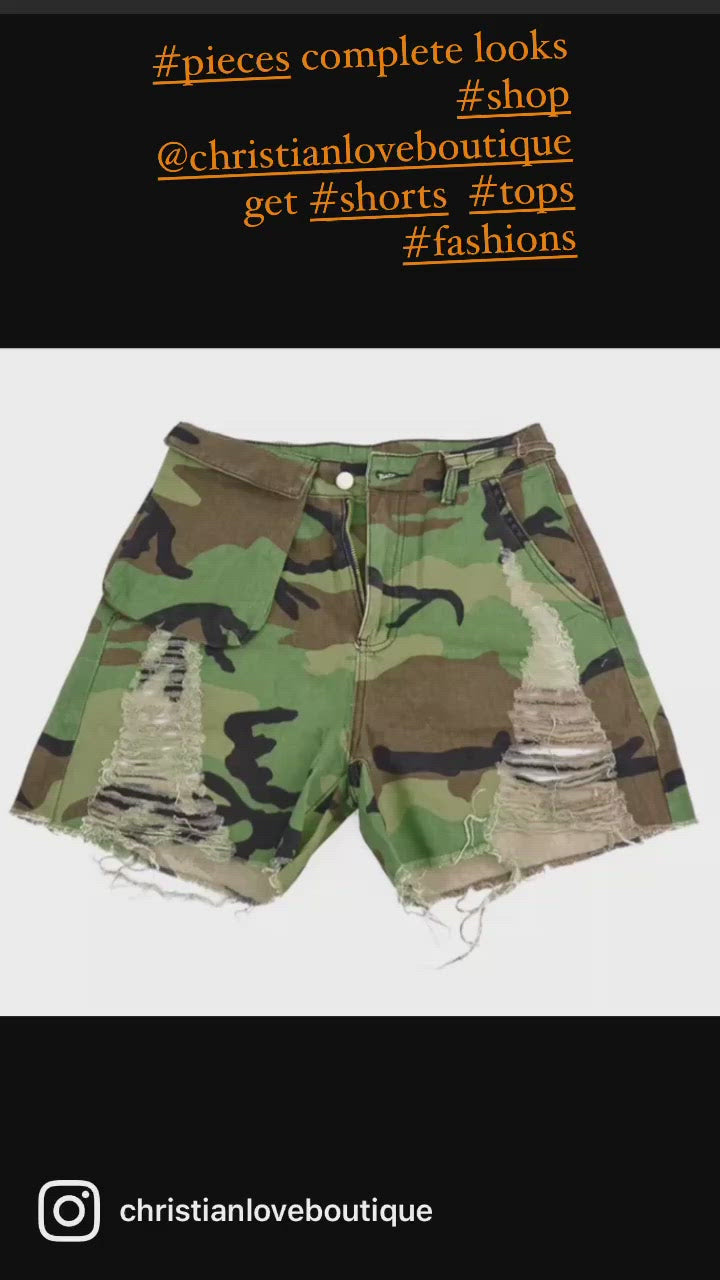 Camo distressed shorts