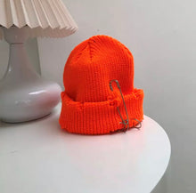 Load image into Gallery viewer, Pin head hat
